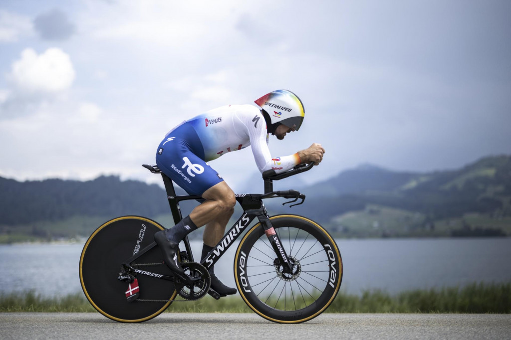 Na snímke slovenský cyklista Peter Sagan v úvodnej etape pretekov Okolo Švajčiarska. FOTO: TASR/AP


