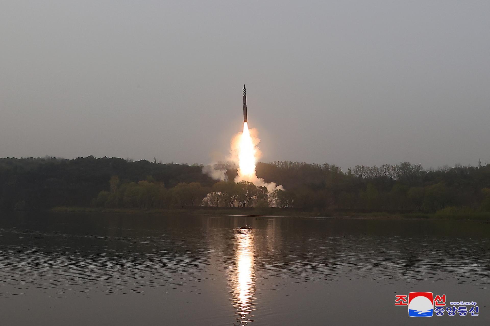 Severná Kórea vykonala ďalší test balistickej rakety, tvrdí Soul