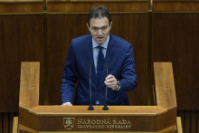 Predseda vlády Ľudovít Ódor reční počas rokovania 94. schôdze Národnej rady. FOTO: TASR/Pavol Zachar