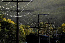 Stĺpy elektrického vedenia. FOTO: TASR/AP