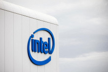 Logo amerického výrobcu čipov Intel. FOTO: Reuters