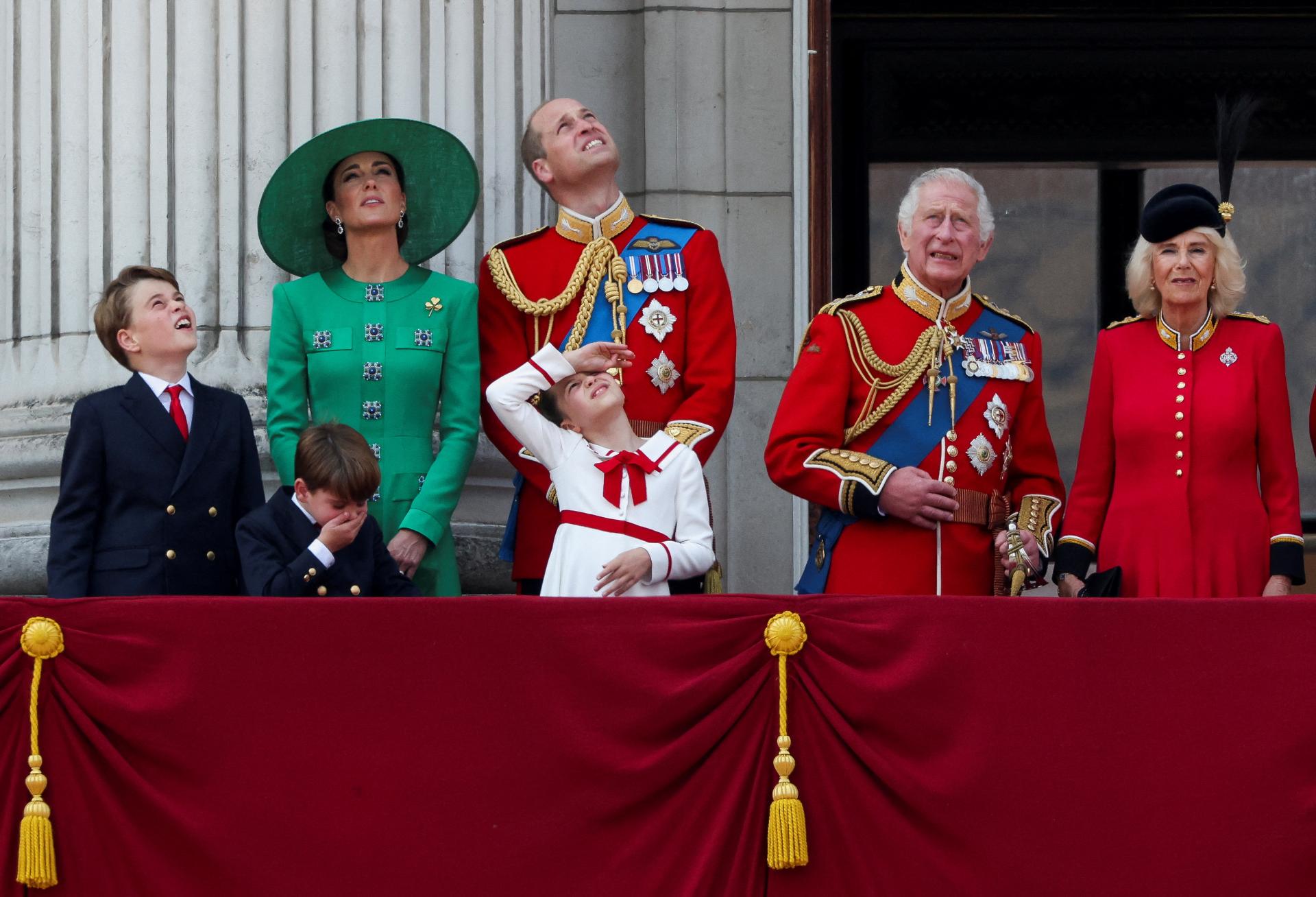 Stovky osôb dostali vyznamenania pri príležitosti narodenín britského kráľa Karola III.