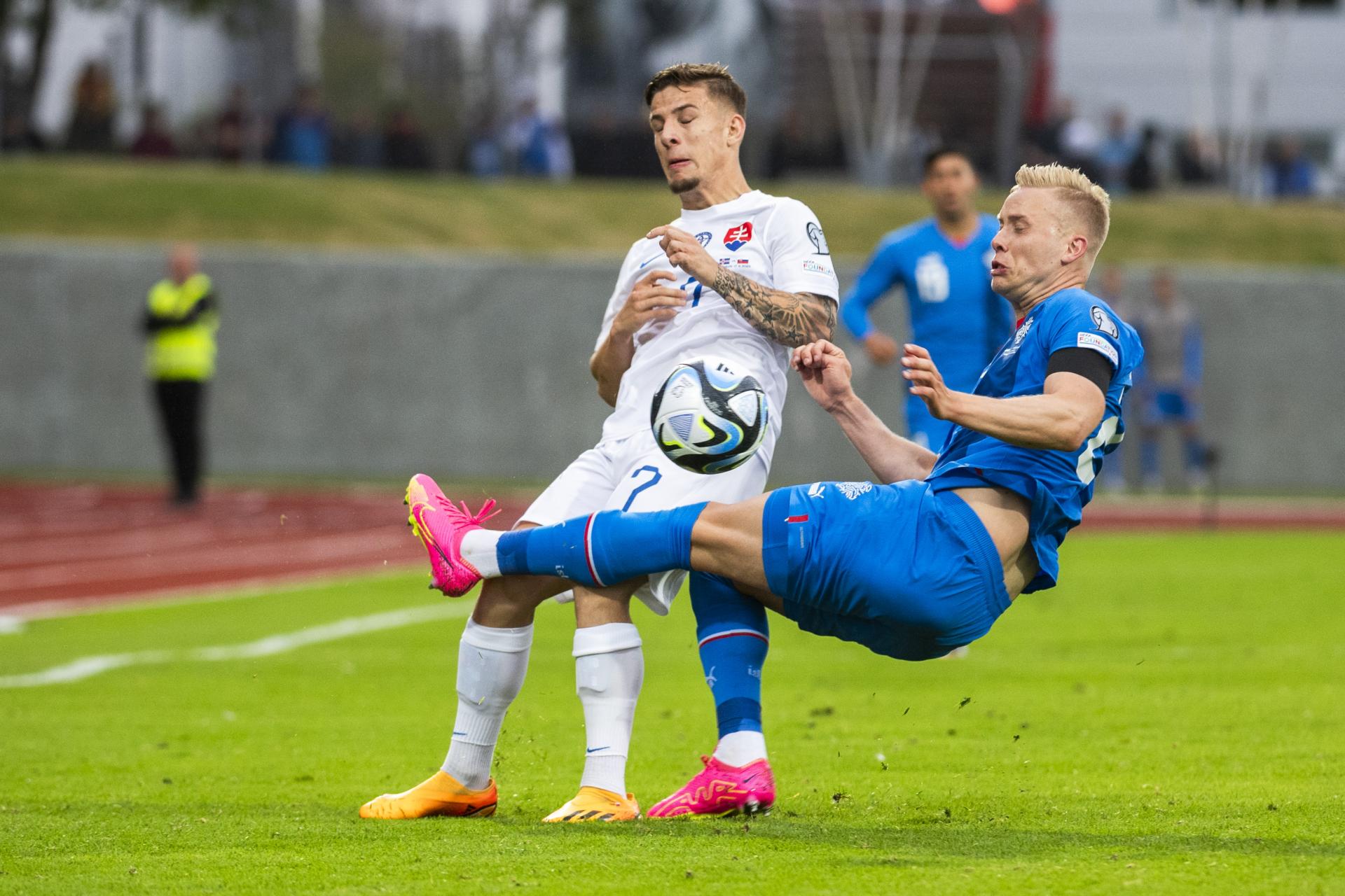 Slováci zvládli dôležitý kvalifikačný zápas na Islande, po kurióznom góle vybojovali víťazstvo