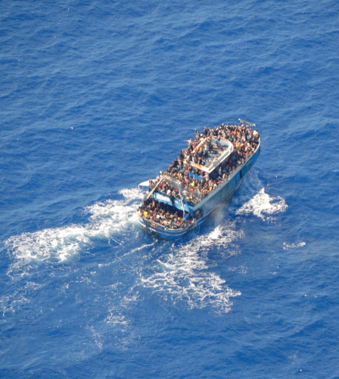 Pri potopení lode s migrantmi v Atlantiku zahynulo dieťa, mŕtvych môže byť viac