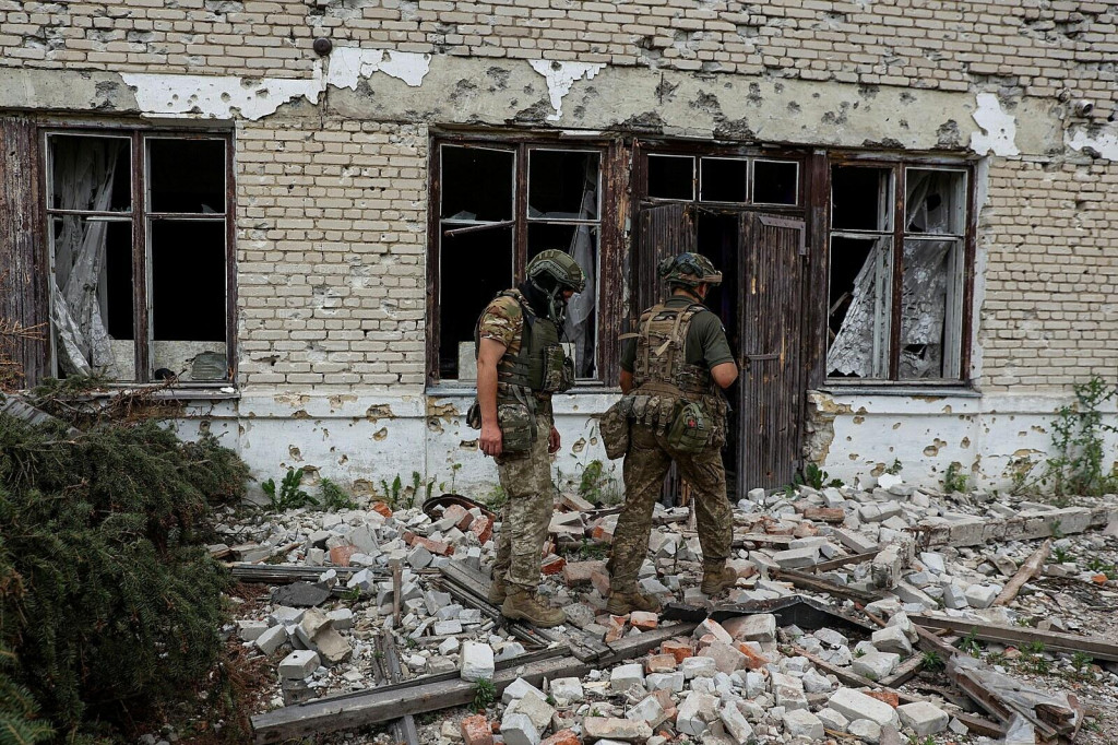 Ukrajinskí vojaci novo oslobodenej dedine Blahodatne v Doneckej oblasti. FOTO: Reuters