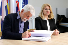 Prezidentka Zuzana Čaputová a český prezident Petr Pavel.  FOTO: TASR/Ján Krošlák