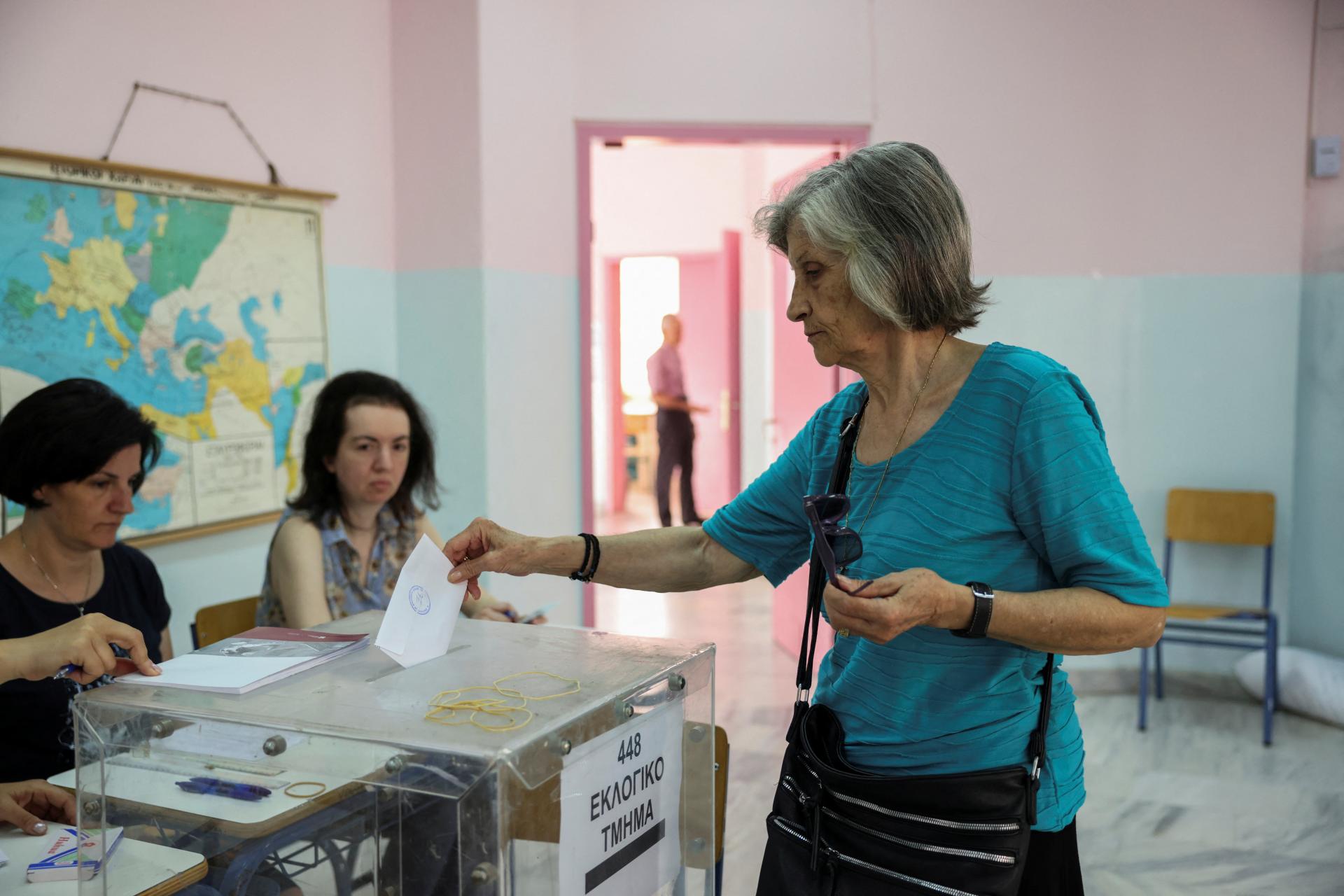 V Grécku sa konajú opakované parlamentné voľby
