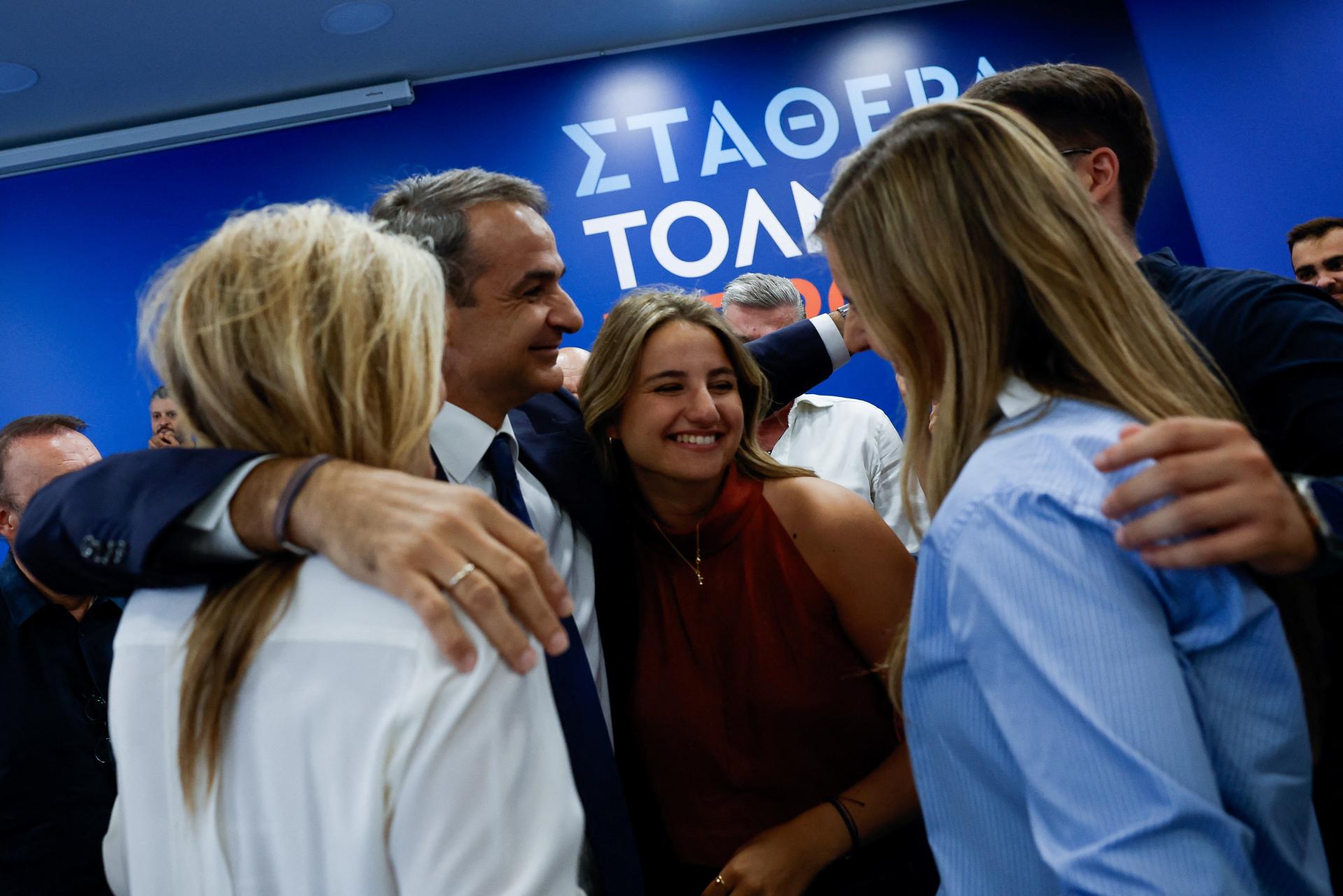 Mitsotakis má na dosah druhý mandát, jeho strana drvivo vyhrala grécke voľby