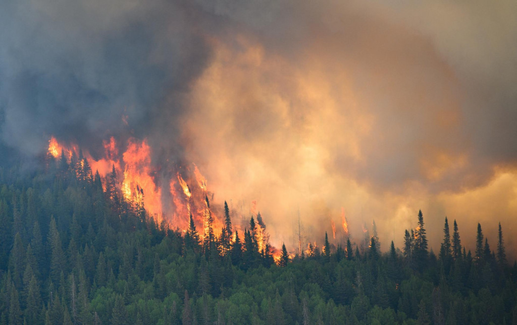 Lesný požiar v Kanade. FOTO: Reuters