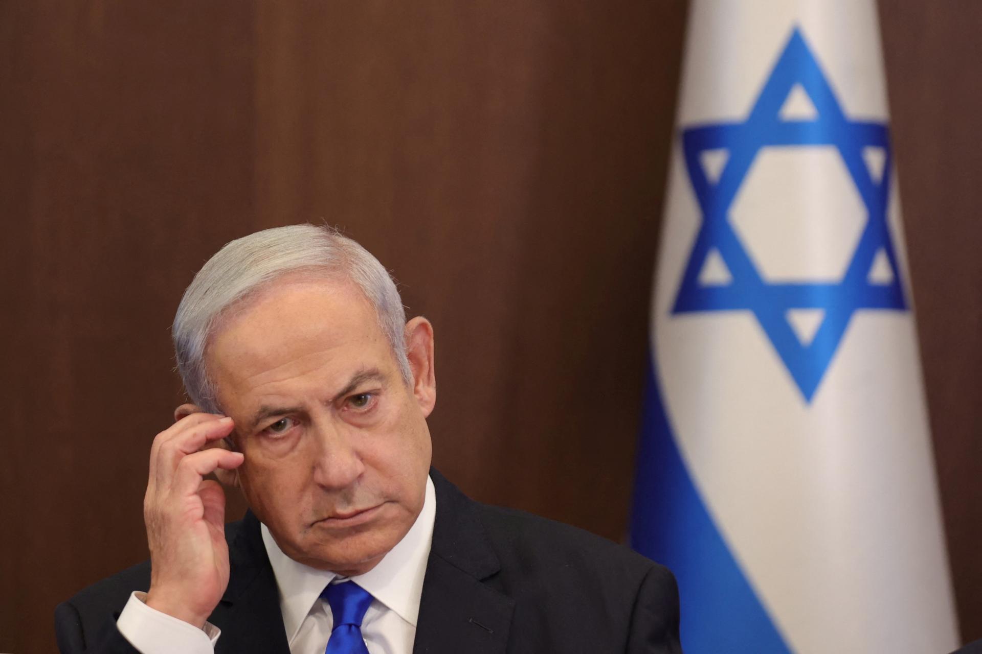 Netanjahu po politickej kríze a kritike odstránil kontroverzné ustanovenie z izraelskej justičnej reformy