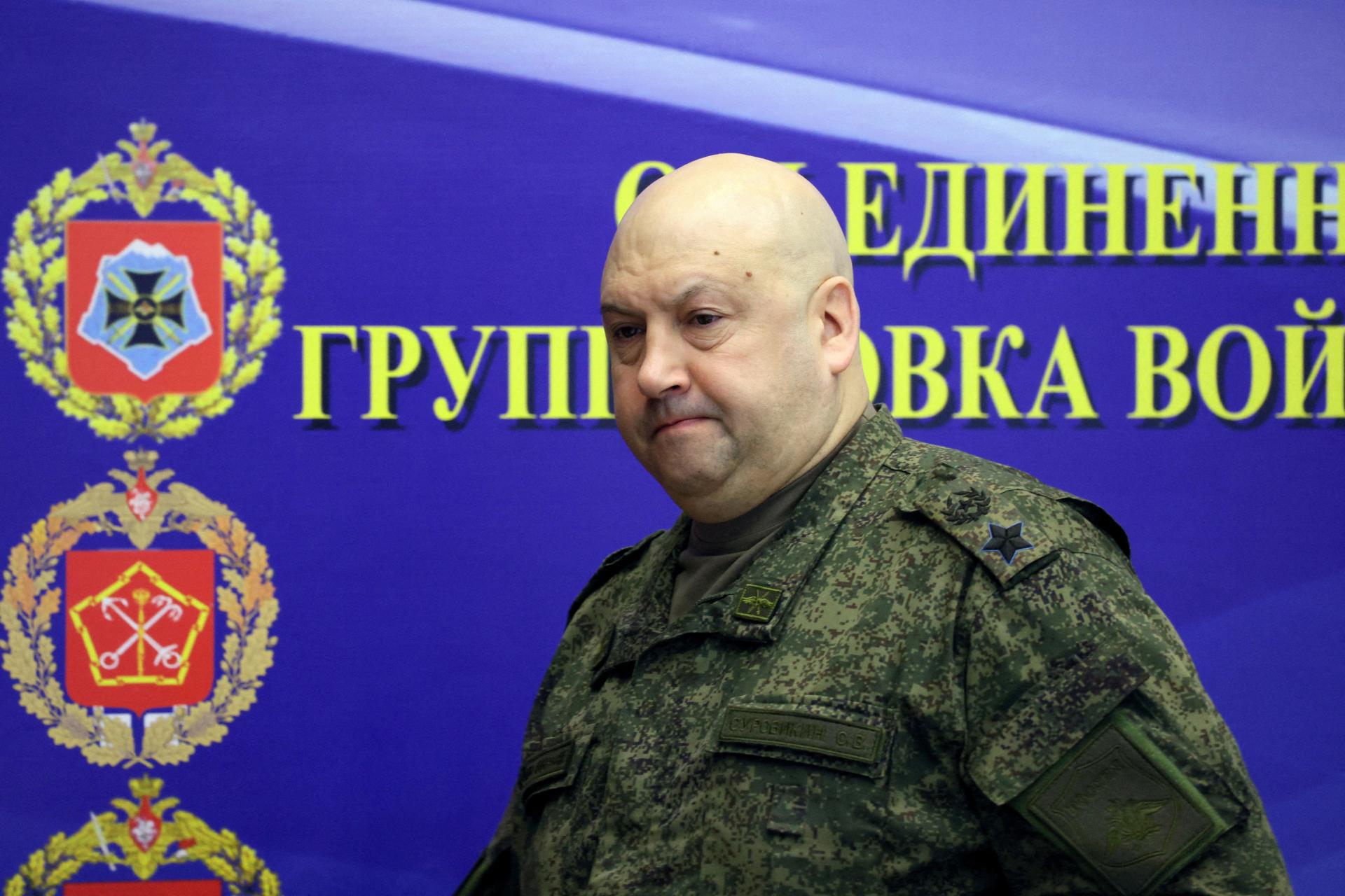 Ruskému generálovi Surovikinovi sa nič nestalo a nezatkli ho, tvrdí jeho dcéra