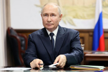 Za jedného z najväčších dezinformátorov je považovaný ruský prezident Vladimir Putin, ktorého naratívy šíri celá armáda trollov. FOTO: Reuters