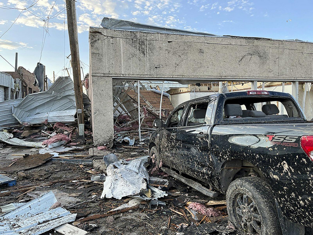 Tornádo v americkom Texase spustošilo veľkú časť mesta vrátane priľahlej karavanovej osady. FOTO: Reuters