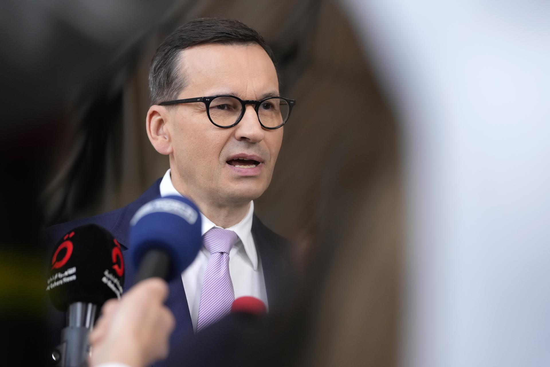 Poľský premiér si na Ukrajine uctil pamiatku obetí volynského masakru