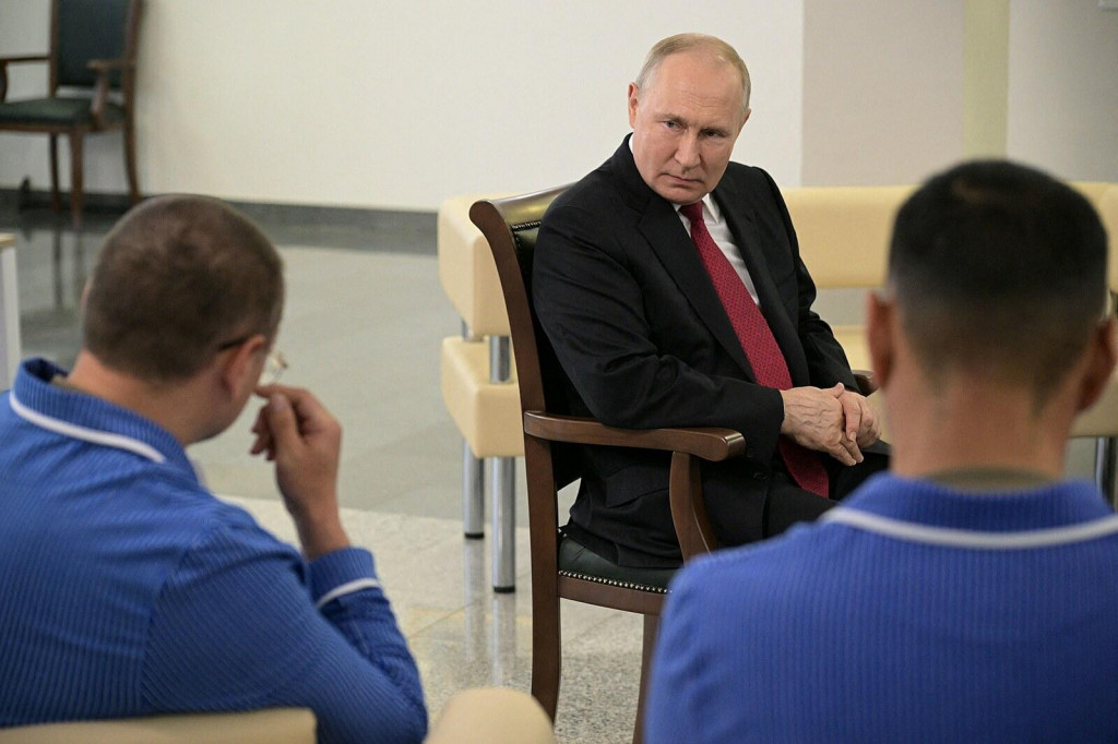 Putin navštívil ranených v ústrednej vojenskej nemocnici v Krasnogorsku pri Moskve. FOTO: Reuters