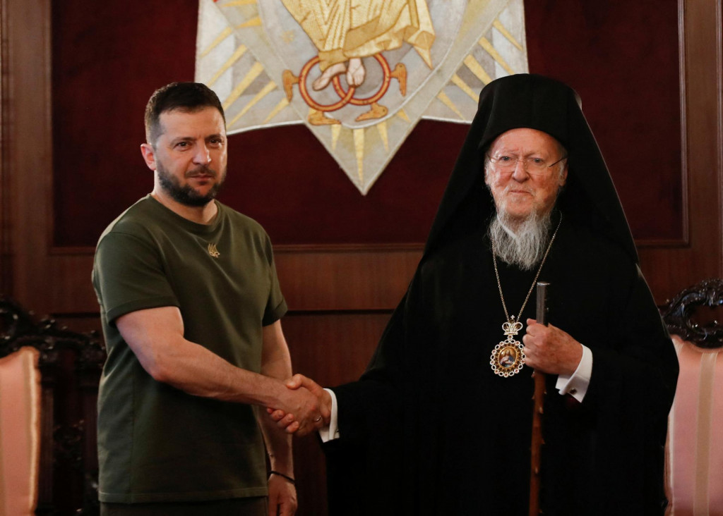 Volodymyr Zelenskyj s konštantínopolským patriarchom Bartolomejom. FOTO: Reuters