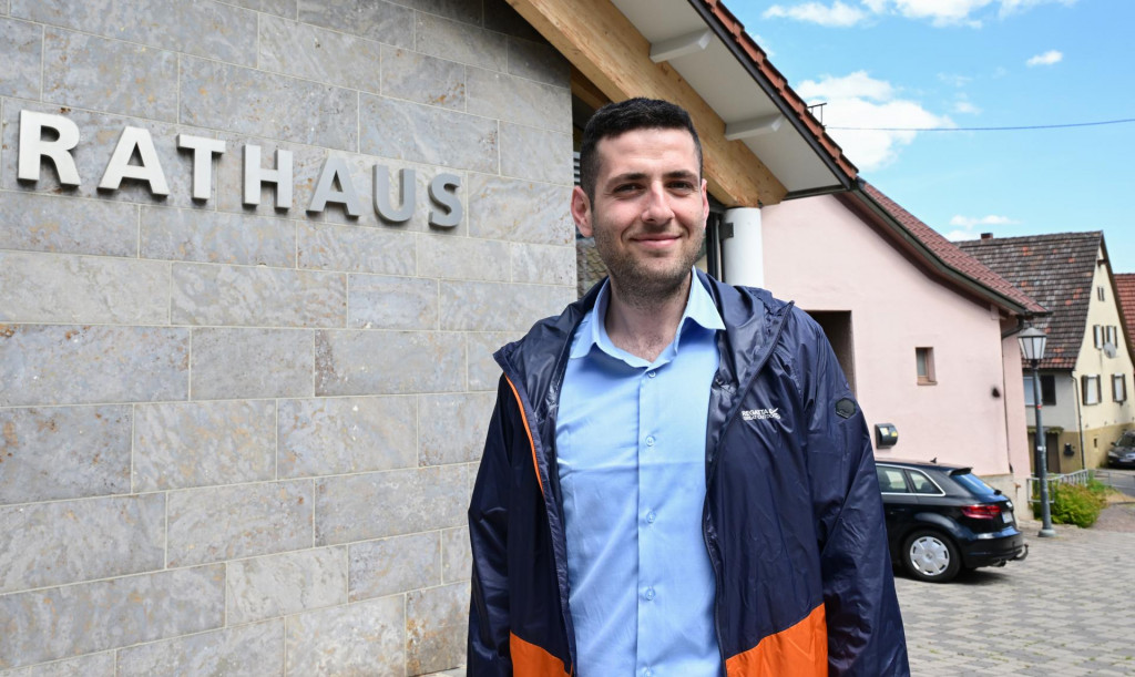 Ryyan Alshebl sa naučil po nemecky a následne absolvoval stáž na radnici v meste Althengstette. FOTO: TASR/DPA
