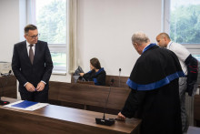 Na snímke guvernér Národnej banky Slovenska Peter Kažimír, ktorý čelí podozreniam z podplácania.

FOTO: TASR/J. Novák