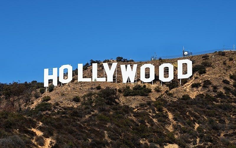 Stuletni znak Hollywood.  Dziewięć liter jako symbol fabryki snów