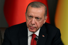 Turecký prezident Recep Tayyip Erdogan na tlačovej konferencii s ukrajinským prezidentom v Istanbule. FOTO: REUTERS