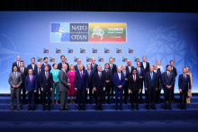 Lídri NATO a ďalší predstavitelia. FOTO: Reuters