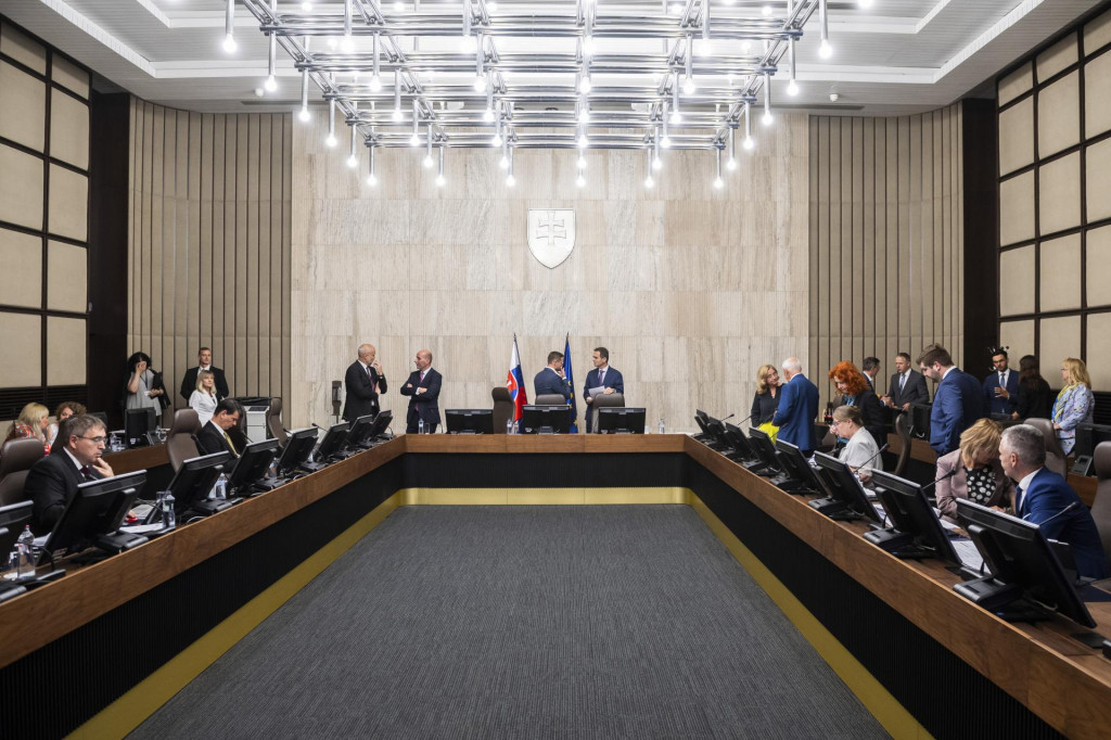 Na snímke členovia vlády SR počas rokovania 9. schôdze vo štvrtok 6. júla 2023 v Bratislave. FOTO TASR/Jaroslav Novák