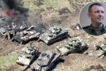 Ruský generál Ivan Popov a v Záporoží zničené ukrajinské tanky. KOLÁŽ: HN; TASR/AP