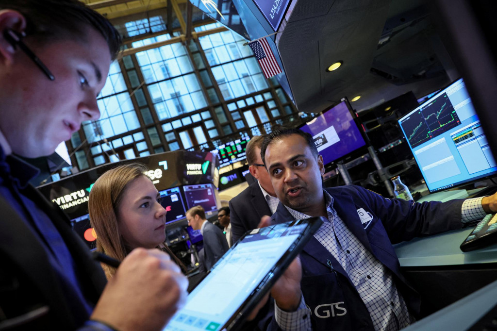 Umelej inteligencii sa podarilo pomôcť ľuďom zvýšiť príjmy z akciových trhov. FOTO: Reuters