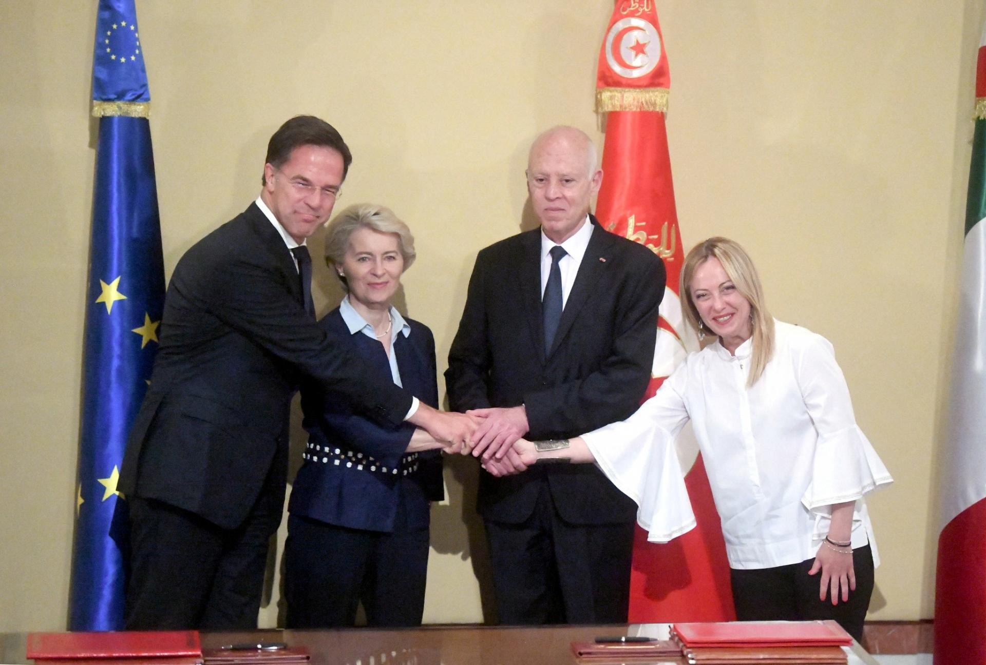 Európska únia a Tunisko posilnia spoluprácu v oblasti migrácie. Únia mu poskytne takmer miliardu