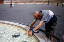 Taliansko čelí tropickým horúčavám, v Ríme platí najvyšší, červený stupeň výstrahy. FOTO: Reuters