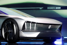 Elektrické vozidlo Peugeot Inception. FOTO: Reuters