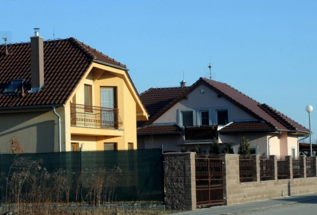 Viacpodlažné domy môžu byť zaťažené vyššou daňou. FOTO: TASR/Štefan Puškáš