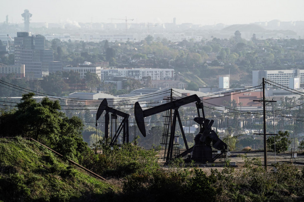 Ťažba ropy v Kalifornii. FOTO: Reuters
