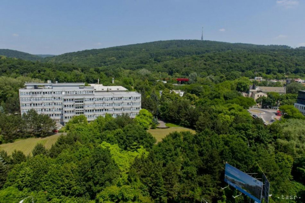 Bývalá vojenská nemocnica na bratislavskej Patrónke. Spoločnosť Eset sa chystá v tejto lokalite vytvoriť rozsiahly kampus ako centrum inovácií, kreativity a výskumu. FOTO: Wikimedia Commons