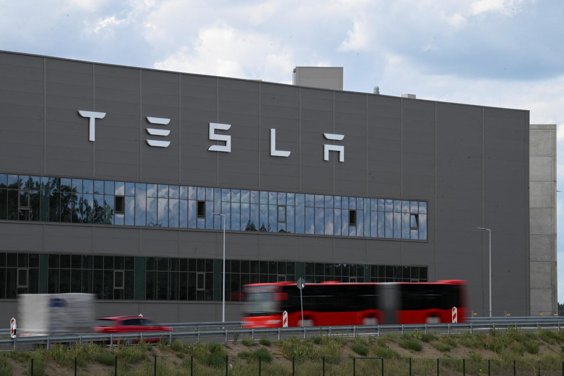 Tesla plánuje zdvojnásobiť produkčnú kapacitu svojej továrne pri Berlíne, píše New York Times