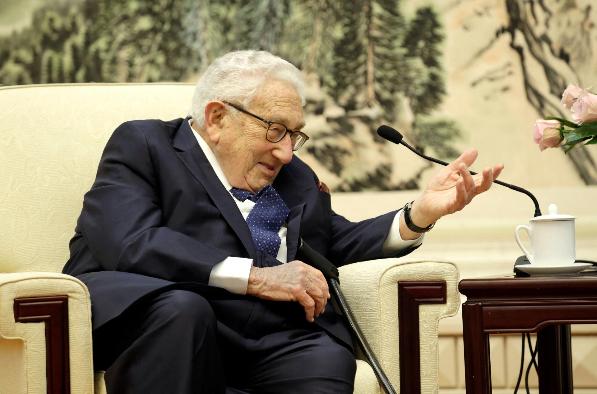 Čínsky prezident sa stretol so storočným exšéfom americkej diplomacie Kissingerom, vyzdvihol jeho dôležitosť