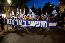 Demonštrácie proti izraelskému premiérovi Benjaminovi Netanjahuovi a reforme súdnictva jeho nacionalistickej koaličnej vlády v Jeruzaleme. FOTO: Reuters