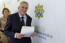 Prichádzajúci minister vnútra Ivan Šimko bol z vlády v skutočnosti odídený. FOTO: TASR/P. Zachar