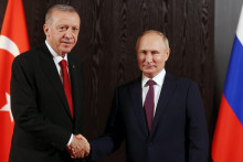 Ruský prezident Vladimir Putin a turecký prezident Recep Tayyip Erdogan. FOTO: TASR/AP