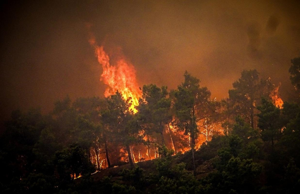 Požiar na Rodose. FOTO: Reuters