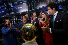Výnosy na akciových trhoch sú vyššie ako na dlhopisových. FOTO: Reuters