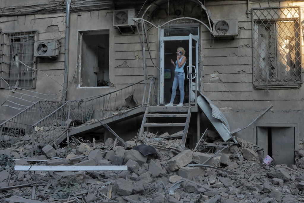 Budova poškodená počas ruských raketových útokov v Odese. FOTO: Reuters