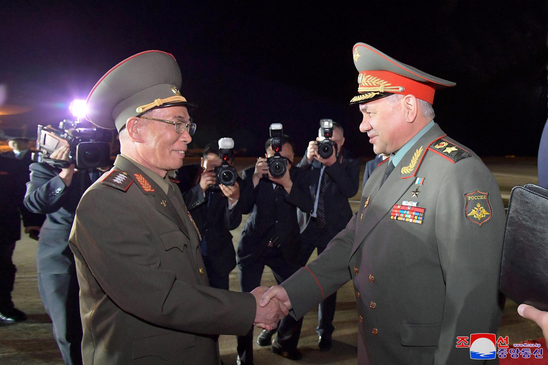 Ruská delegácia vedená ministrom obrany Šojguom pricestovala do Severnej Kórey