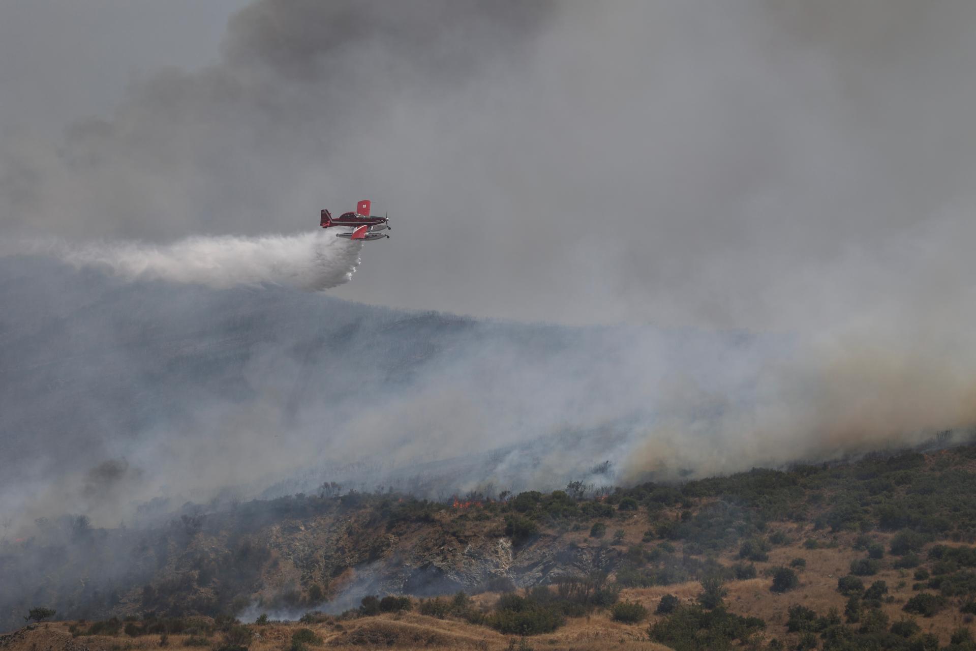 Grécky premiér v čase horúčav sľubuje zintenzívnenie boja proti zmene klímy, horí 500 požiarov