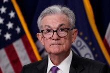 Šéf amerického Fedu Jerome Powell oznamuje svetu, že dolárové pôžičky od júla zdražejú o ďalších 25 bázických bodov. FOTO: REUTERS