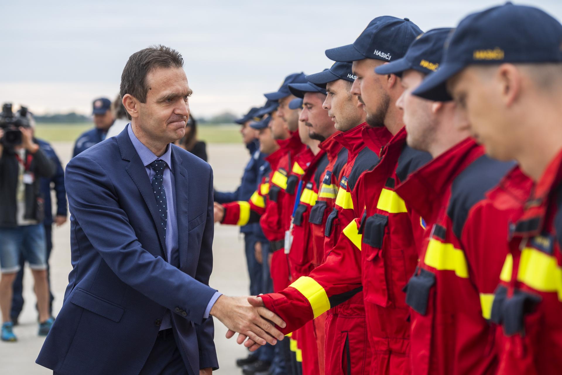 Do Grécka odcestovala druhá skupina hasičov, premiér ocenil ich odvahu