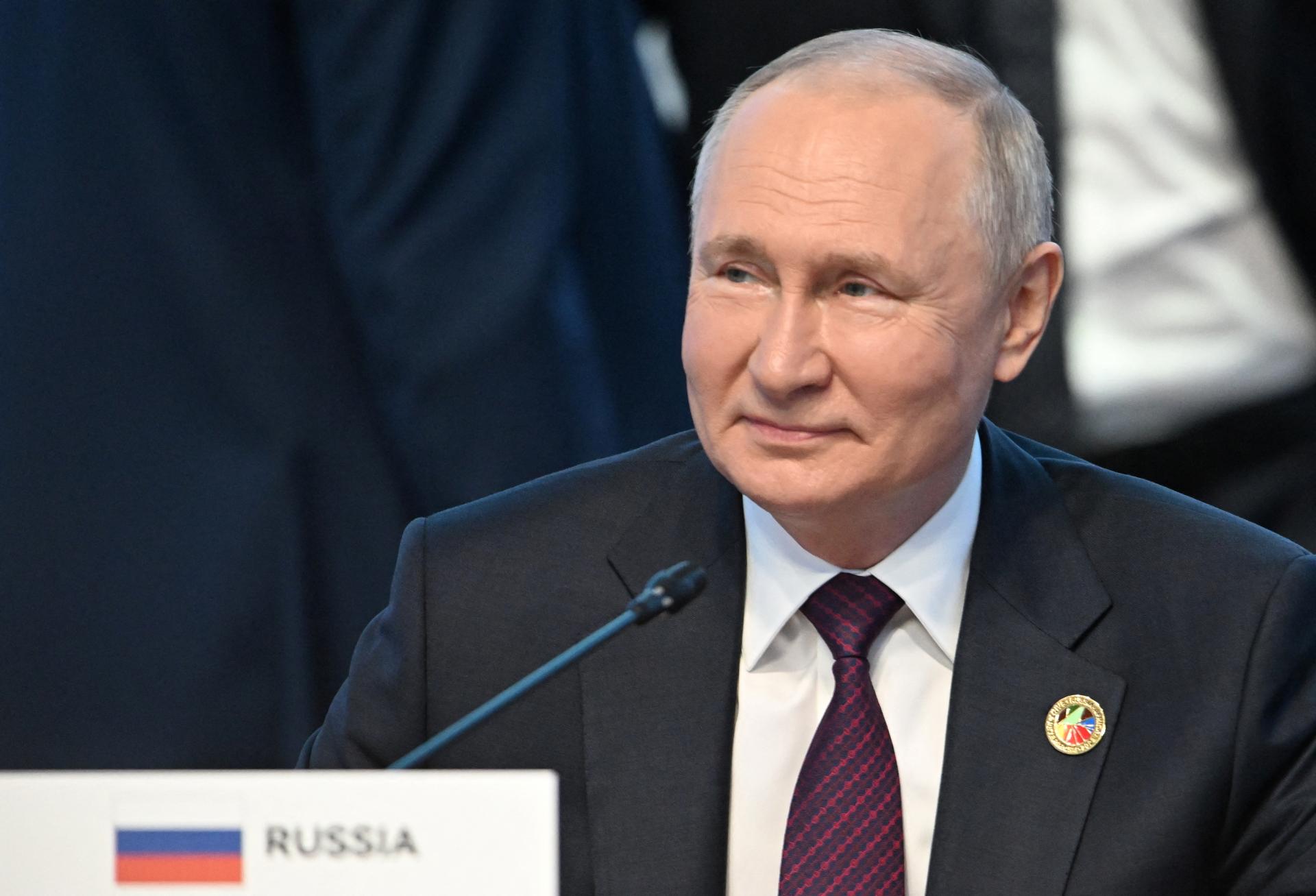 Rusko podľa Putina zvažuje návrhy afrických lídrov na ukončenie konfliktu na Ukrajine
