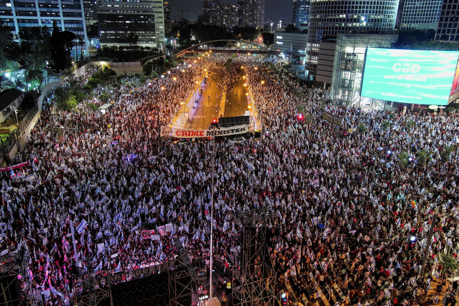 Tisíce Izraelčanov opäť protestovali proti vládnej reforme súdnictva