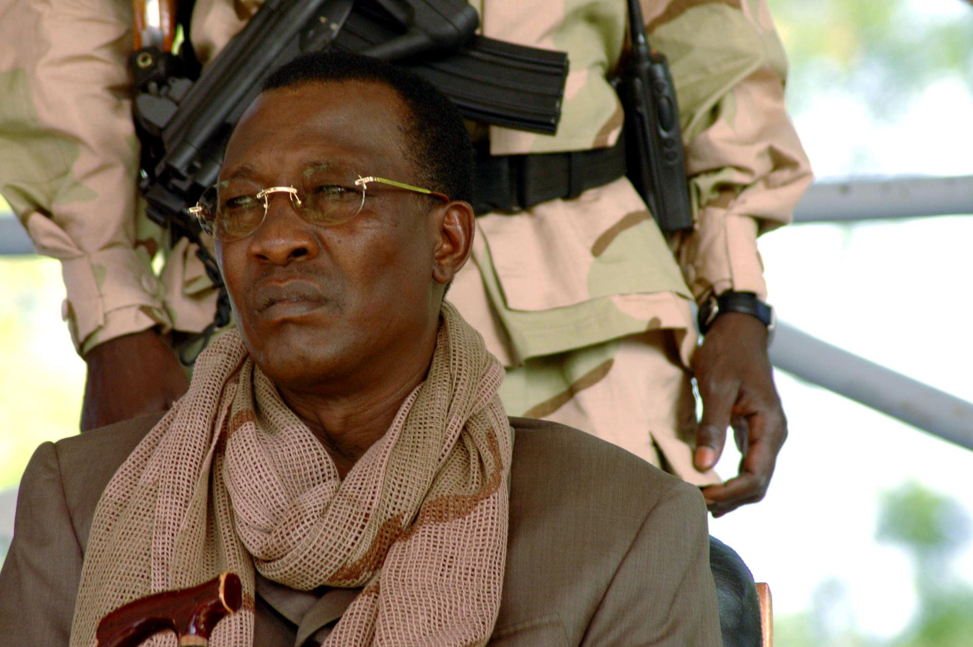 O urovnanie krízy v Nigeri sa pokúša dočasný čadský prezident
