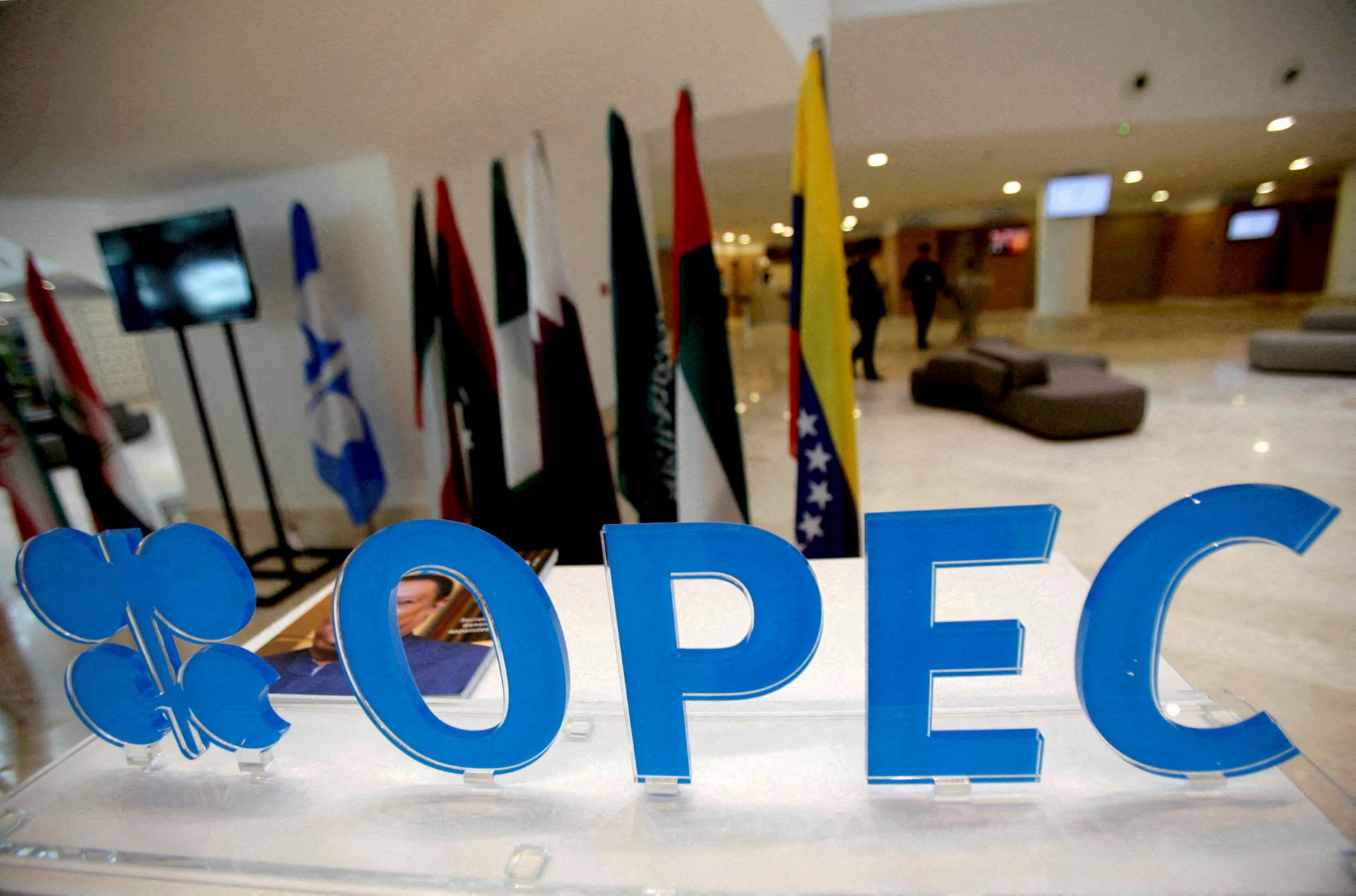 Ťažba ropy v členských štátoch OPEC klesla najnižšie od septembra 2021